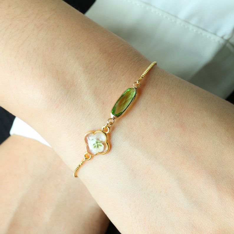 Custom Baby's Breath Flower with Birthstone Bracelet