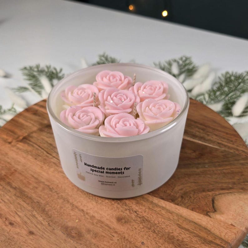 Florence. Handmade Luxury Candle with Customizable Flowers & Scents