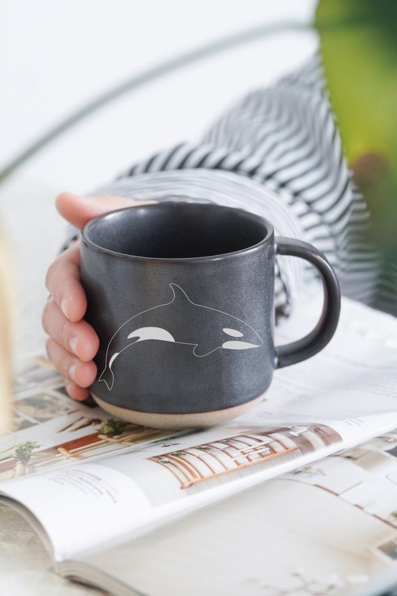Killer Whale Engraved Pottery Mug